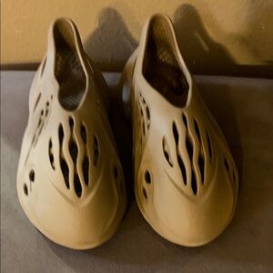 Adidas Yeezy foam runner salt size 8